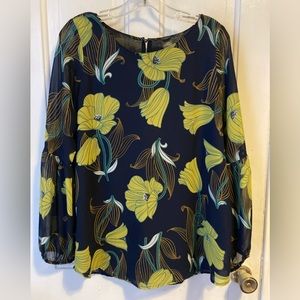 Ann Taylor factory size M, l/s floral blouse